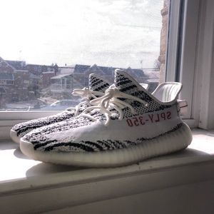 ❌❌❌SOLD❌❌❌ Adidas Yeezy Boost 350 V2 Zebra